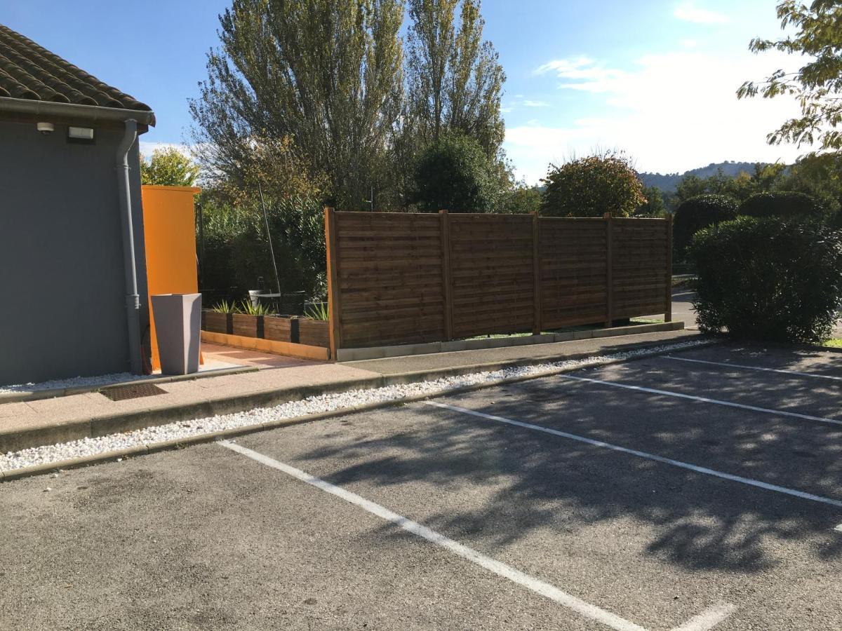 Kyriad Direct Marseille Est La Valentine La Penne-sur-Huveaune Bagian luar foto