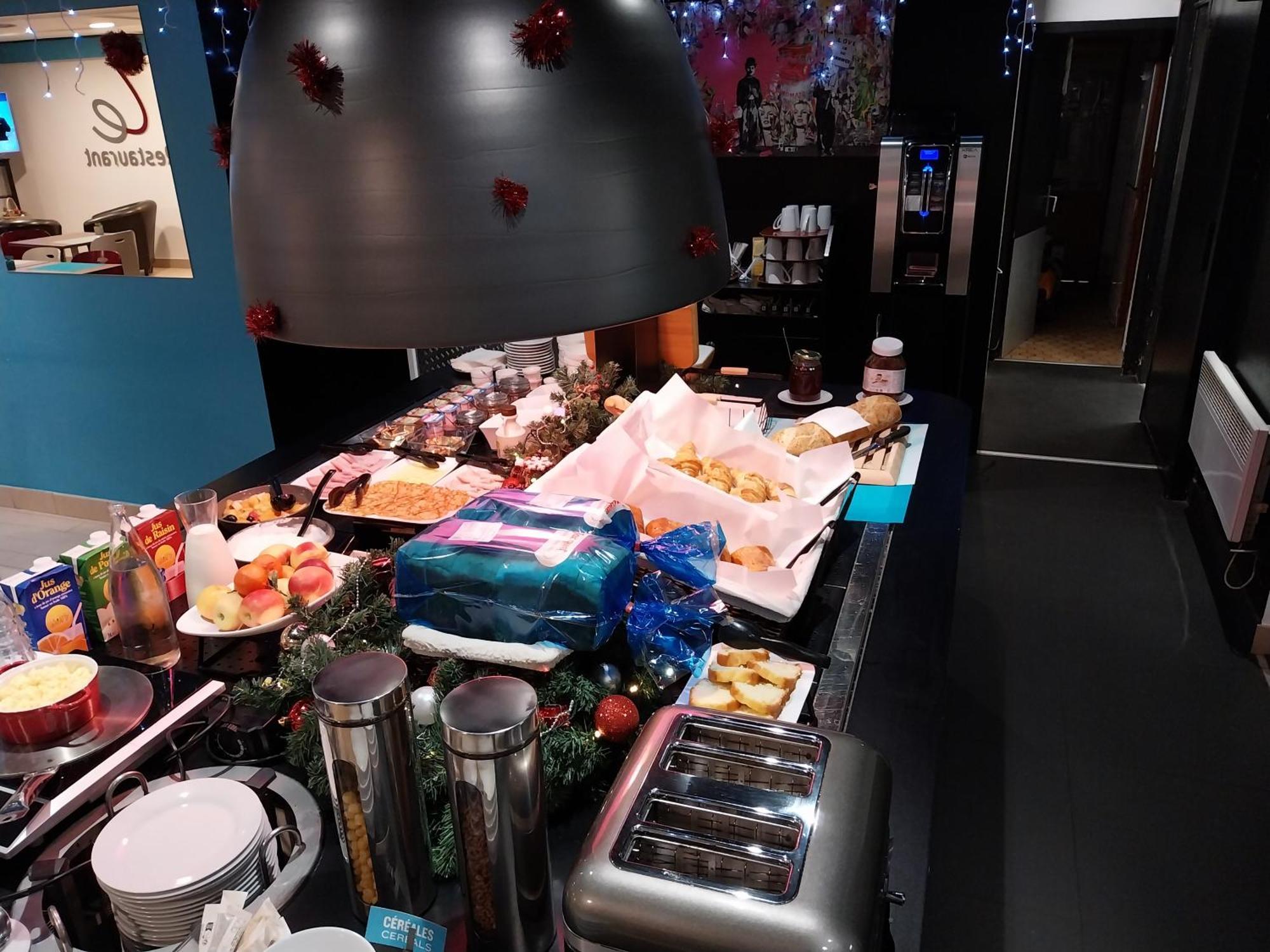 Kyriad Direct Marseille Est La Valentine La Penne-sur-Huveaune Bagian luar foto