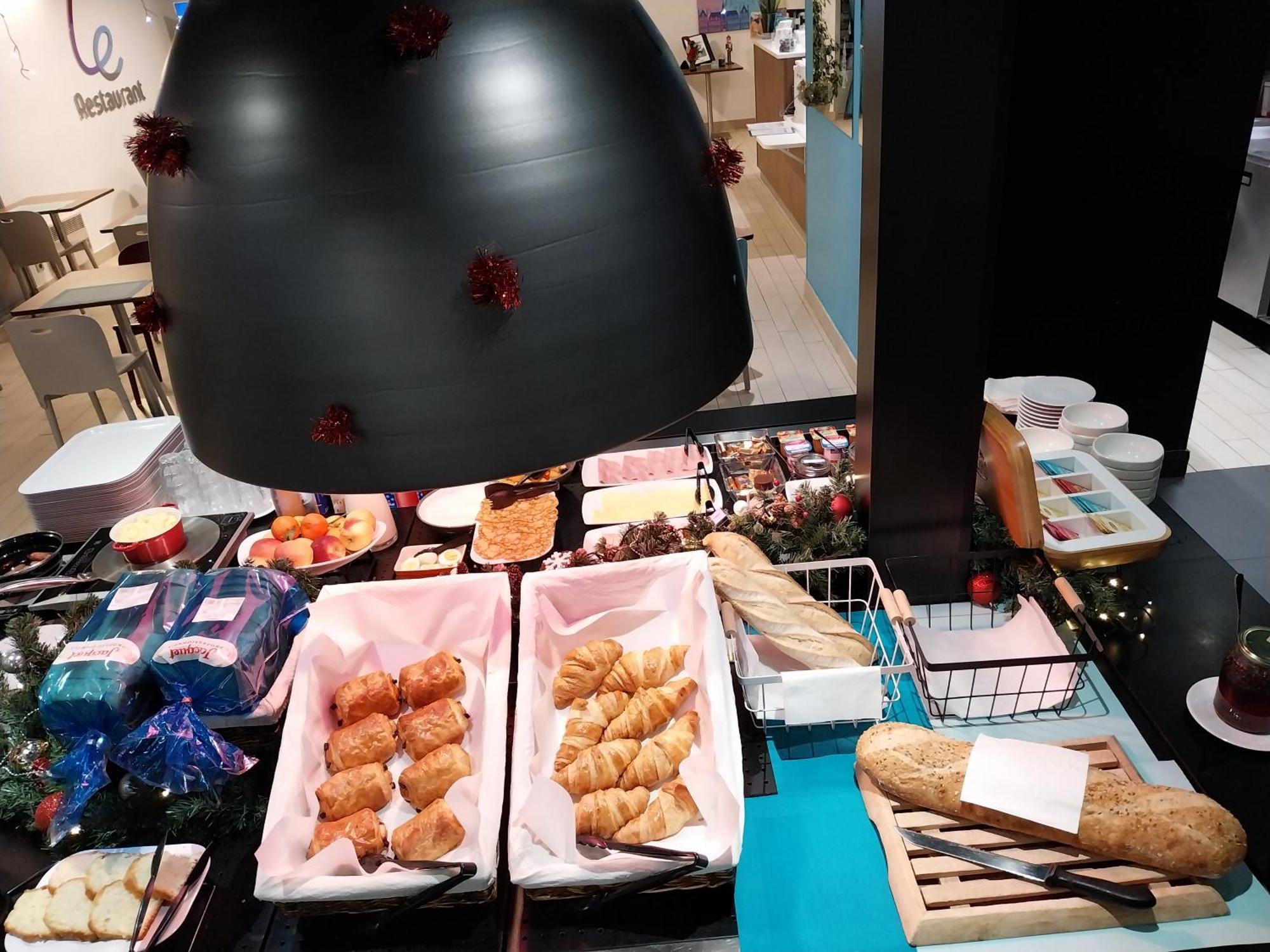Kyriad Direct Marseille Est La Valentine La Penne-sur-Huveaune Bagian luar foto