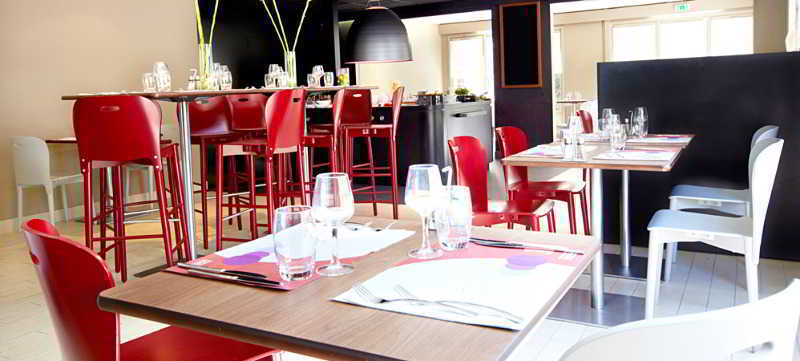 Kyriad Direct Marseille Est La Valentine La Penne-sur-Huveaune Bagian luar foto