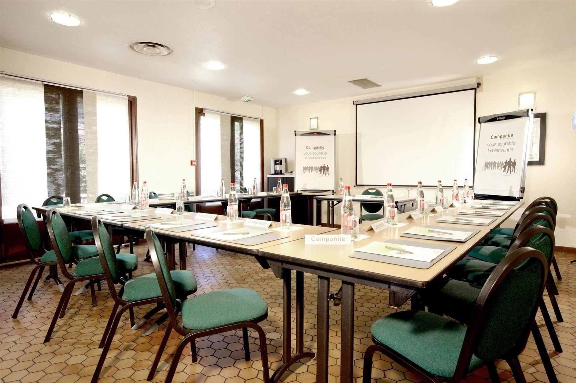 Kyriad Direct Marseille Est La Valentine La Penne-sur-Huveaune Fasilitas foto