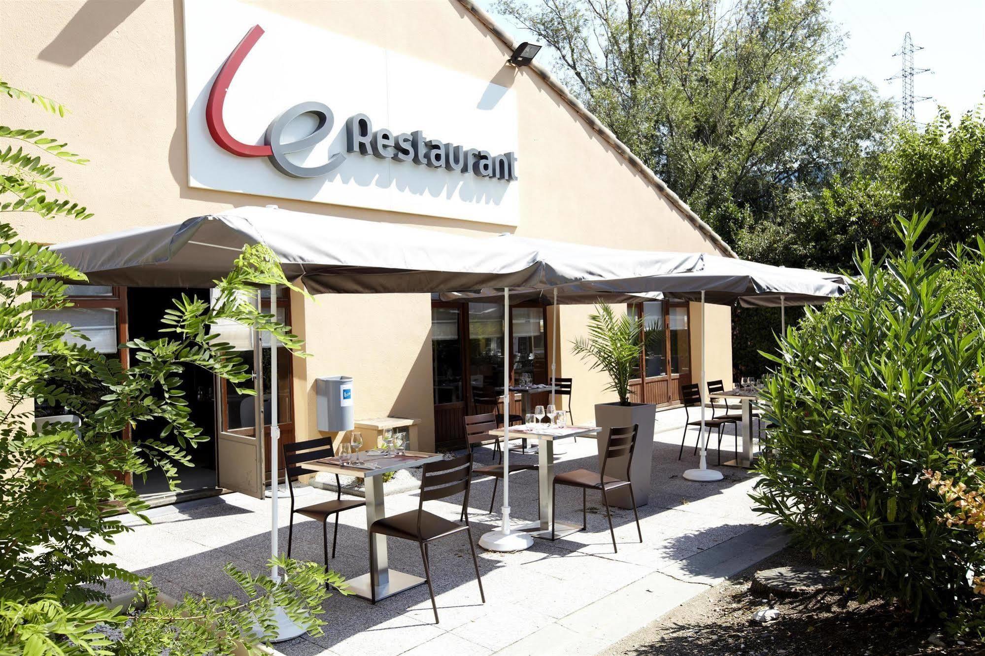 Kyriad Direct Marseille Est La Valentine La Penne-sur-Huveaune Bagian luar foto